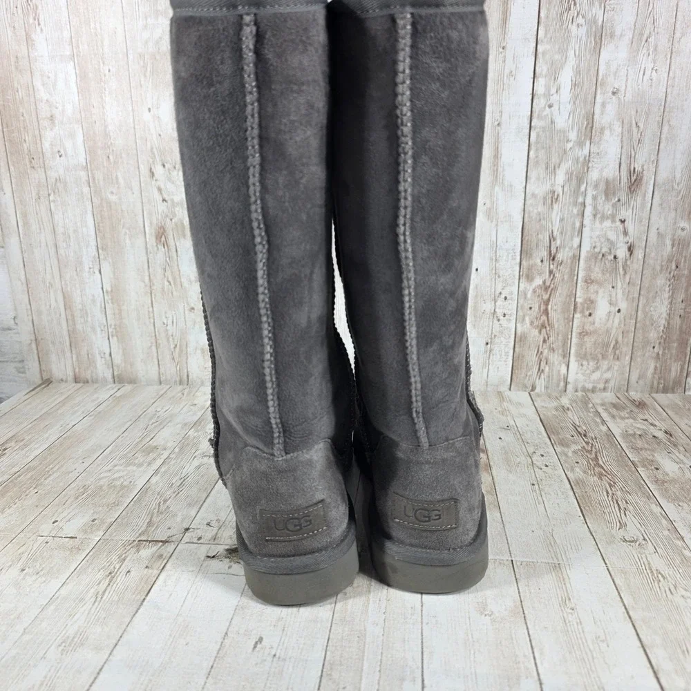 UGG Australia Classic Tall Boots Charcoal Suede‎ Sheepskin Lined Women US 7